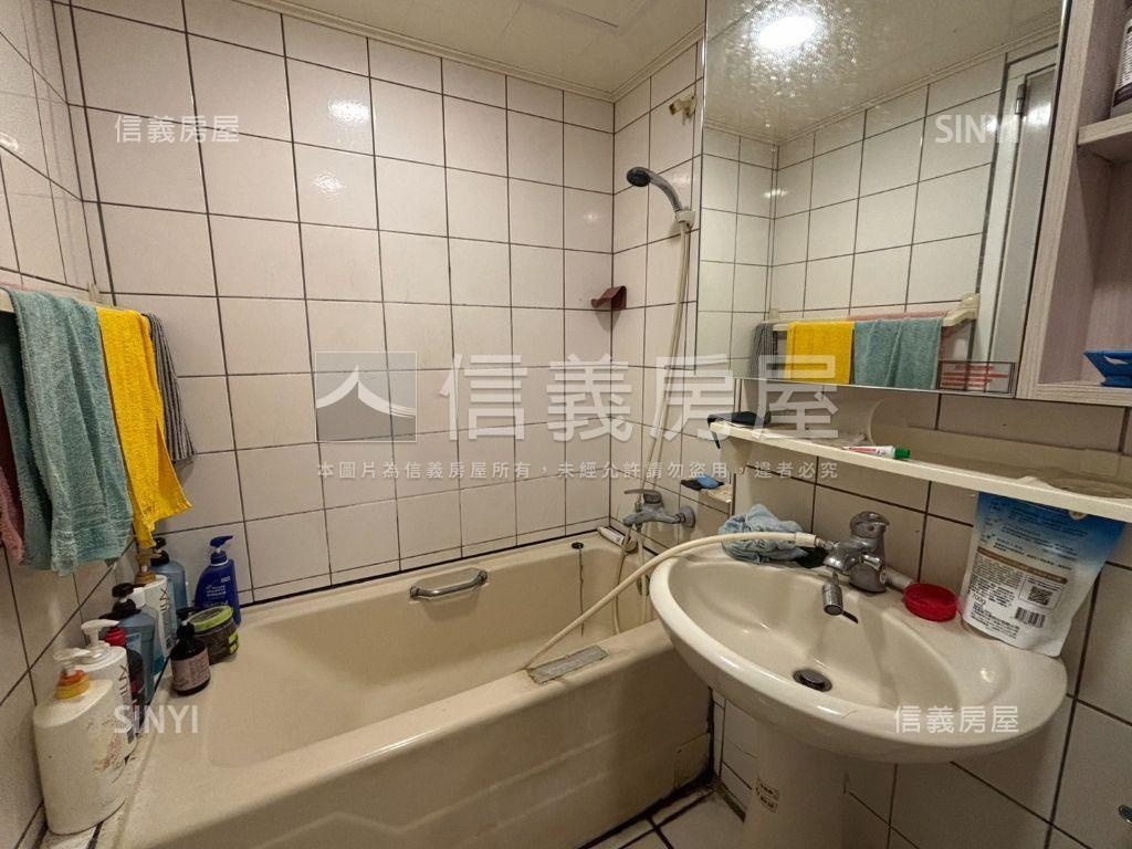 ★中科四房次頂樓附車位★房屋室內格局與周邊環境