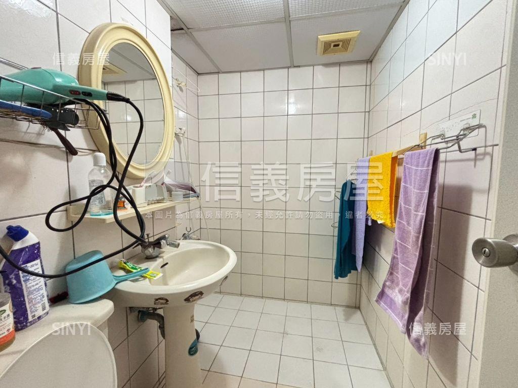 ★中科四房次頂樓附車位★房屋室內格局與周邊環境