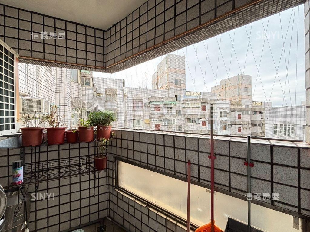 ★中科四房次頂樓附車位★房屋室內格局與周邊環境