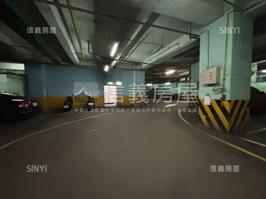 ★中科四房次頂樓附車位★房屋室內格局與周邊環境