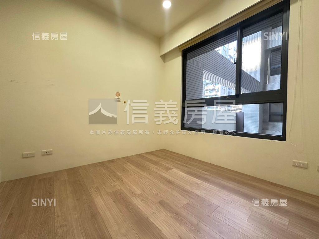 心里畫精美裝潢戶房屋室內格局與周邊環境