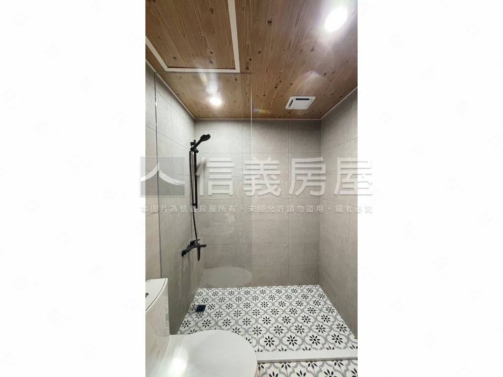 近捷運美妝精品兩房房屋室內格局與周邊環境