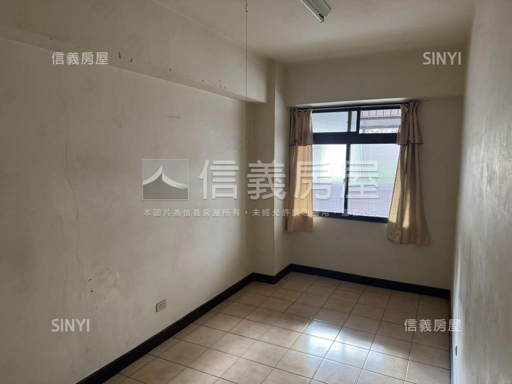 重新整理！採光正三房含車房屋室內格局與周邊環境