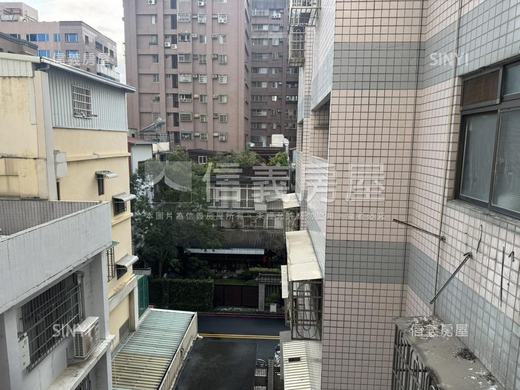 重新整理！採光正三房含車房屋室內格局與周邊環境