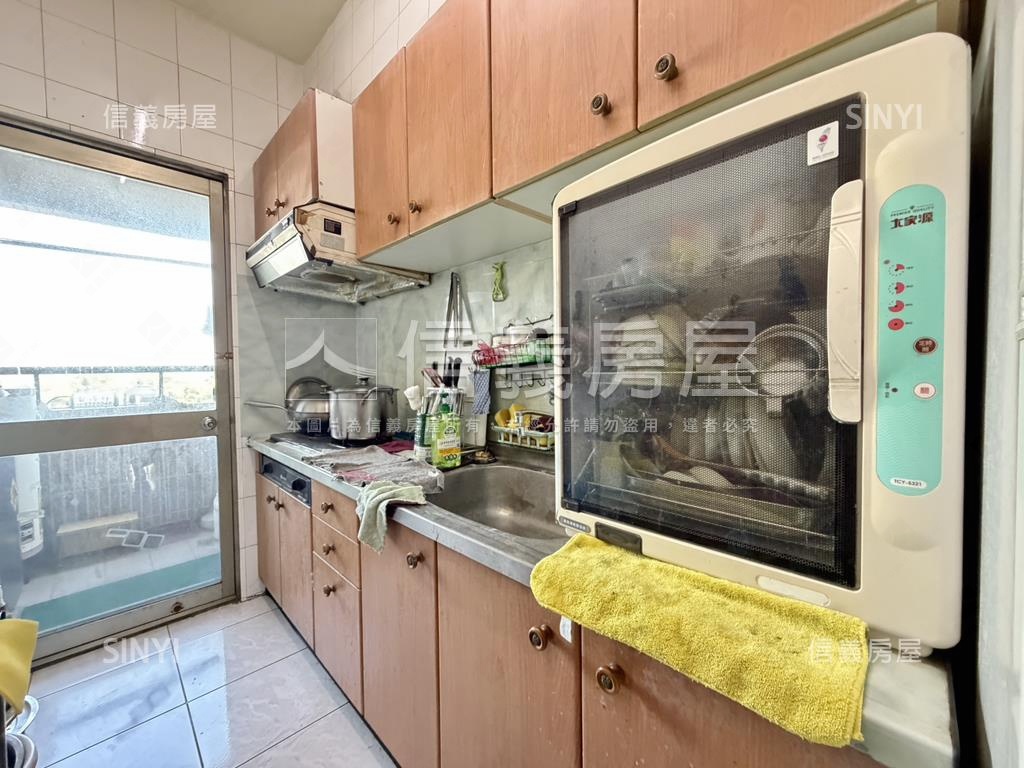 奔馳三星三面採光三房平車房屋室內格局與周邊環境