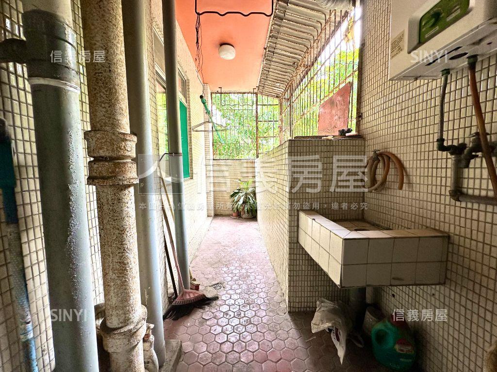 近美術館美宅房屋室內格局與周邊環境