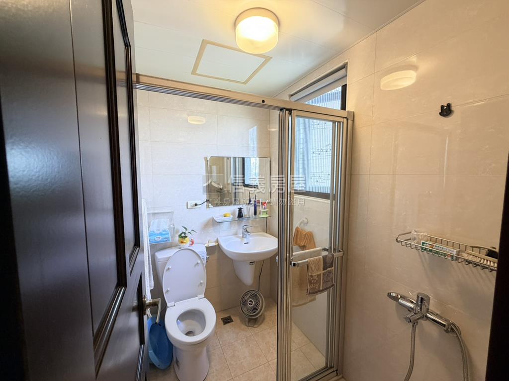 馥華大台北高樓層房屋室內格局與周邊環境
