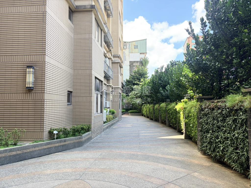馥華大台北高樓層房屋室內格局與周邊環境