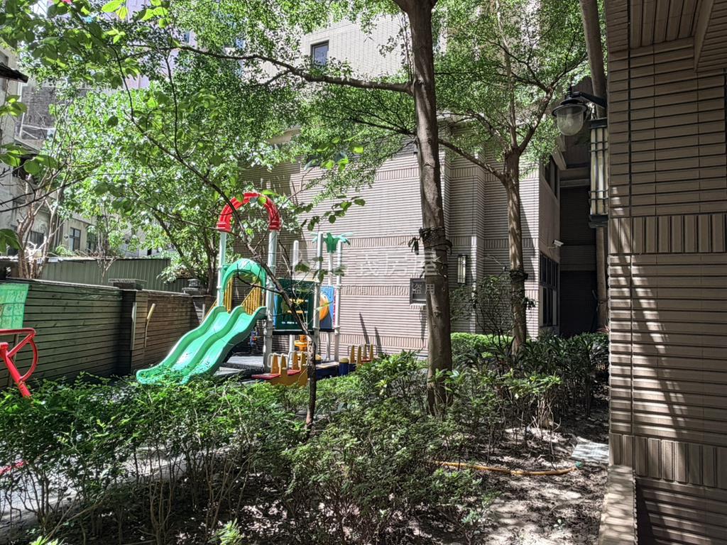 馥華大台北高樓層房屋室內格局與周邊環境