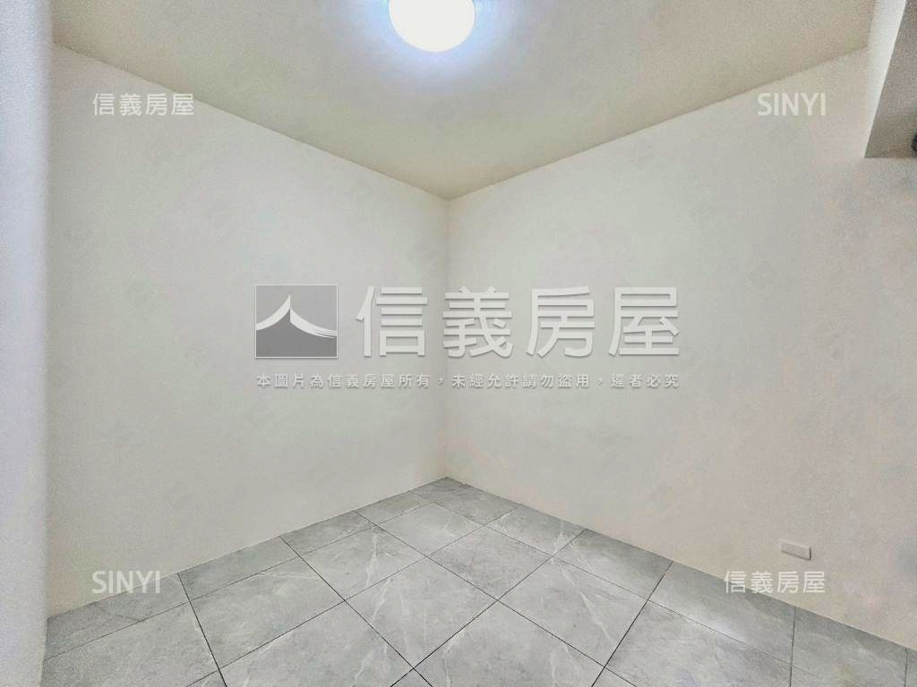 星都滙Ａ區附車位房屋室內格局與周邊環境