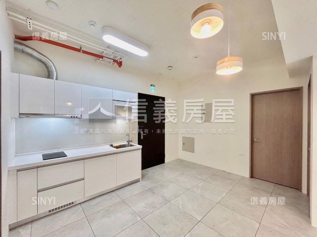 星都滙Ａ區附車位房屋室內格局與周邊環境