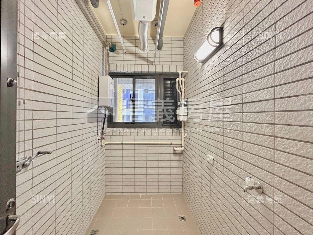 星都滙Ａ區附車位房屋室內格局與周邊環境