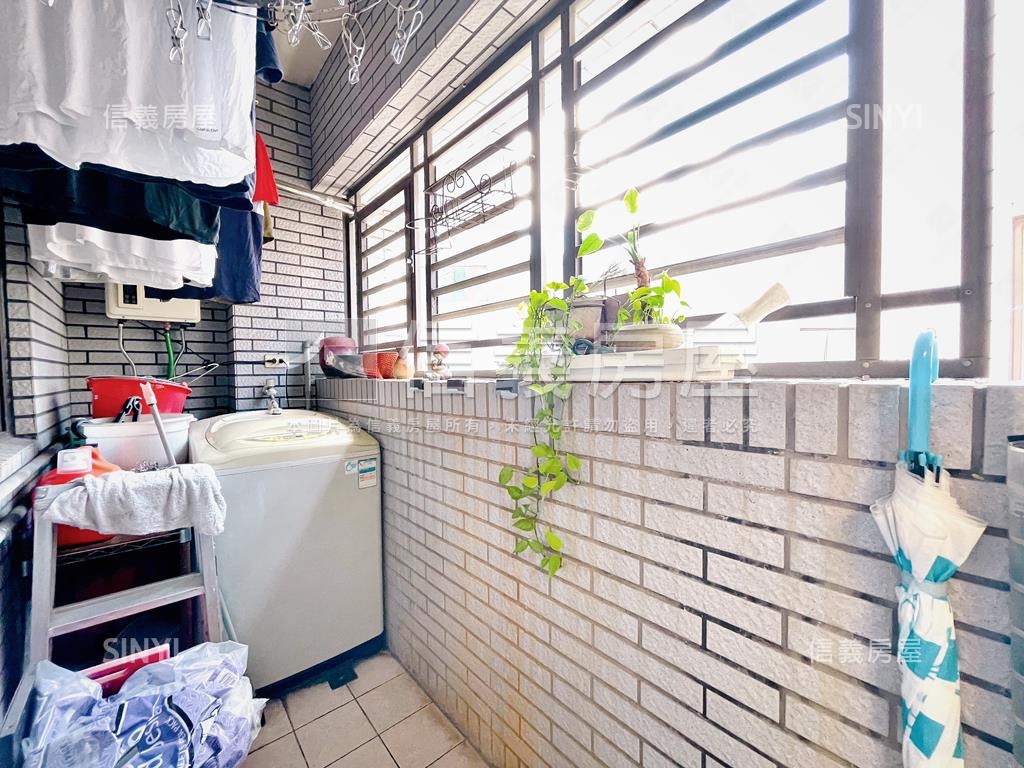 星光大道高樓三房車位房屋室內格局與周邊環境