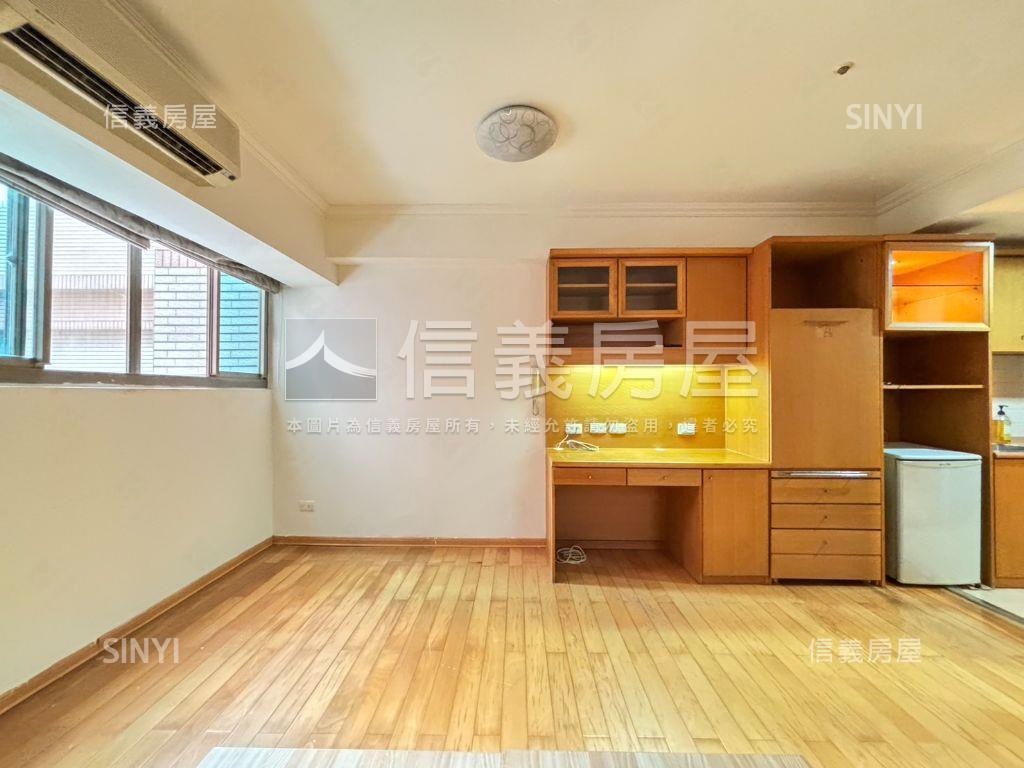 東區長榮核心一品套房房屋室內格局與周邊環境