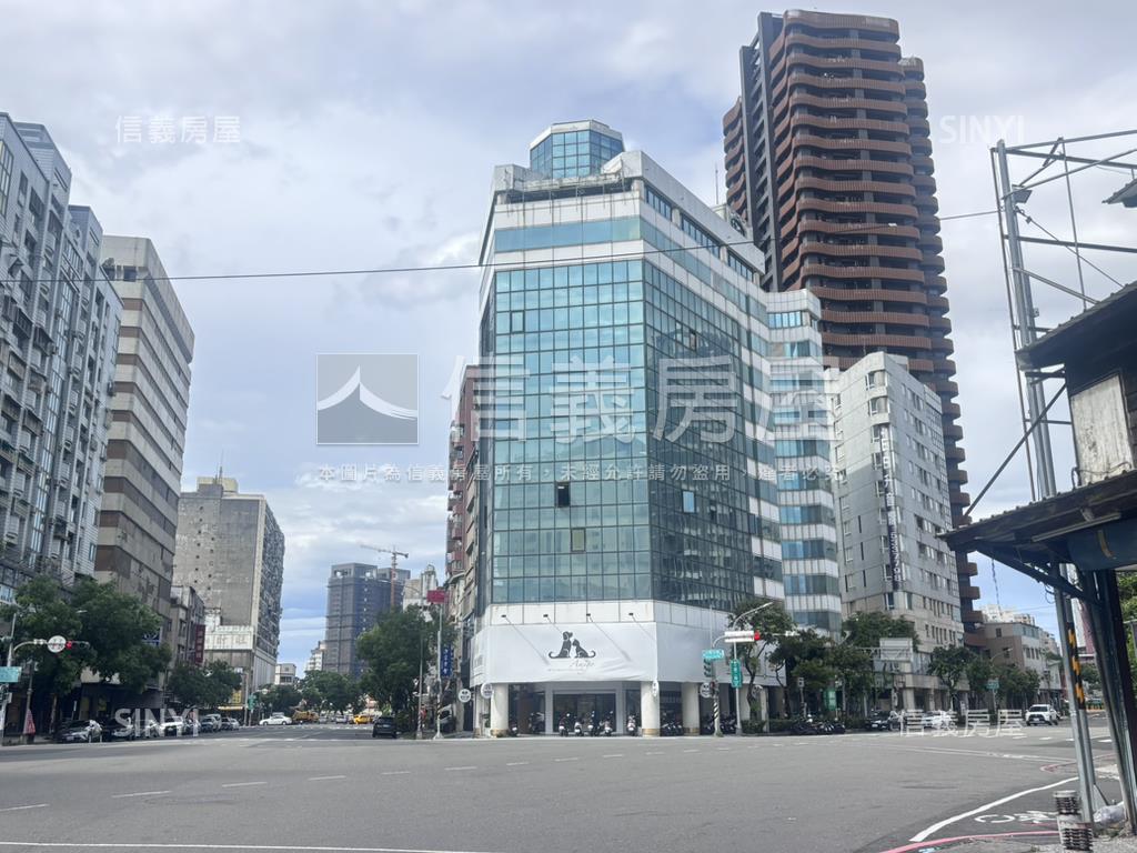 七賢二路角窗正路店霸房屋室內格局與周邊環境