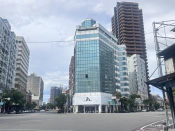 七賢二路角窗正路店霸