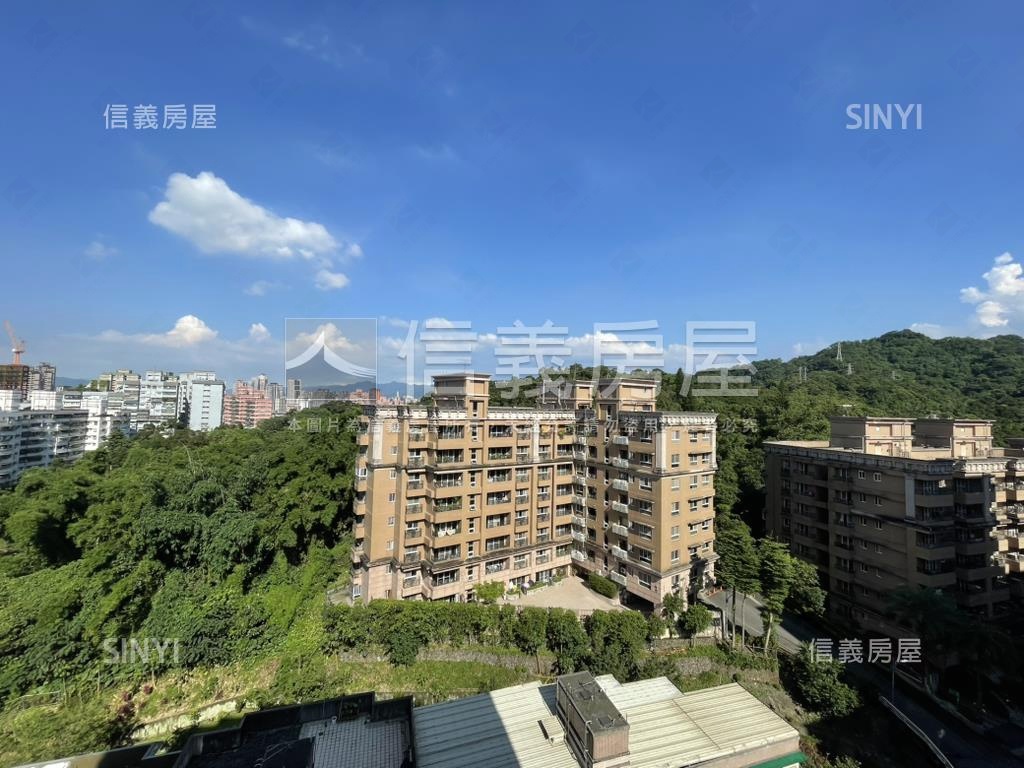 國泰山景高樓邊間四房車位房屋室內格局與周邊環境