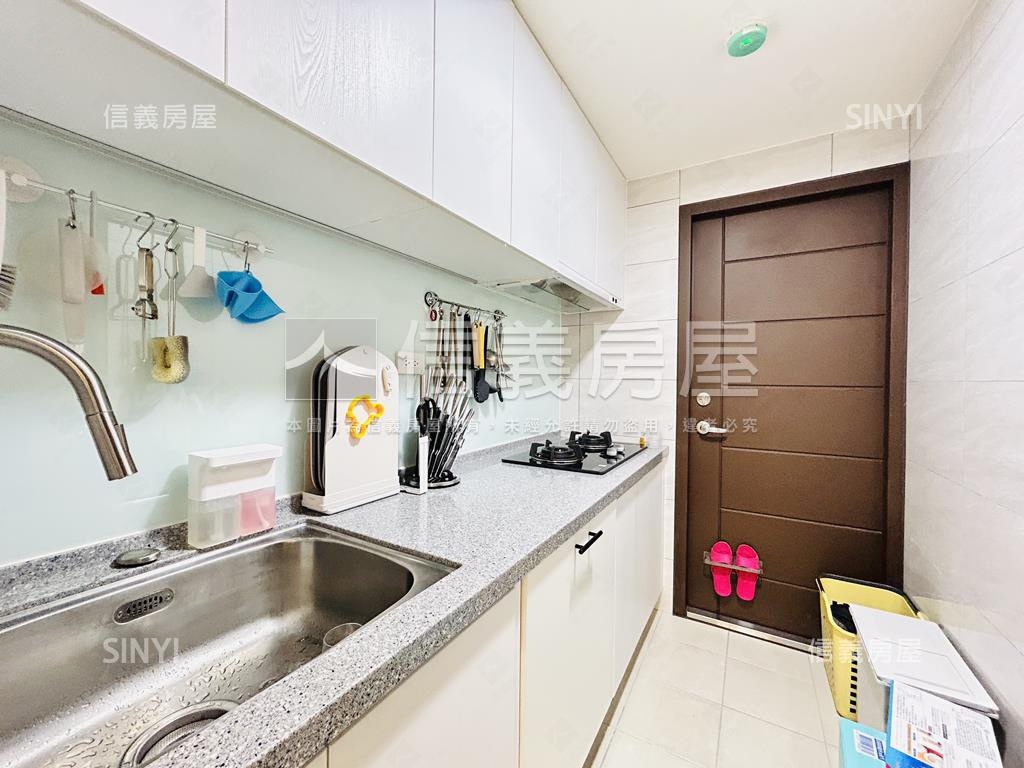 新品苑兩房雙衛精美宅房屋室內格局與周邊環境