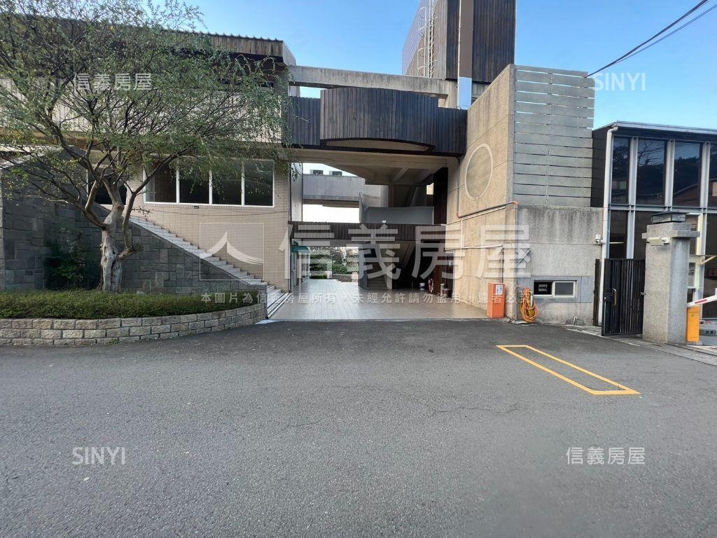 近交流道裝潢孝親別墅房屋室內格局與周邊環境