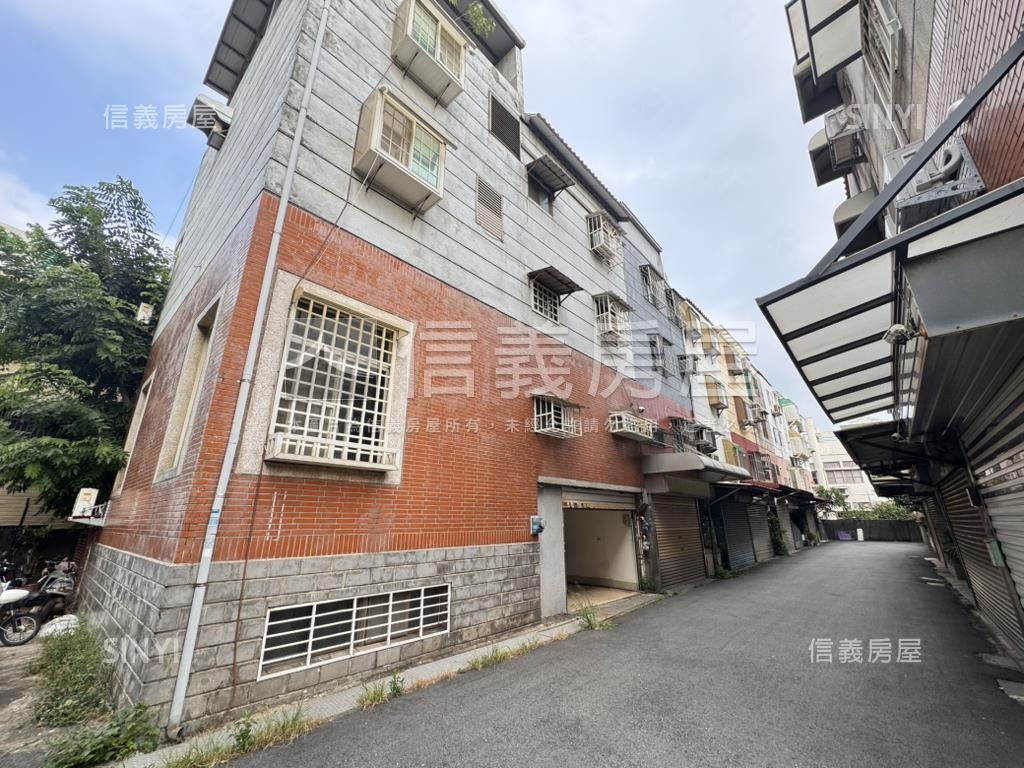 龍山邊間車庫別墅房屋室內格局與周邊環境