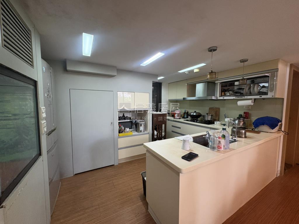 皇勝新城庭院一樓雙坡平房屋室內格局與周邊環境
