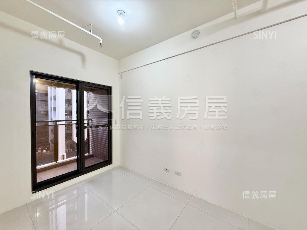 崑庭敦峰邊間三房平車豪邸房屋室內格局與周邊環境