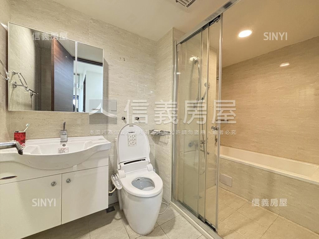 海洋都心買代尋房屋室內格局與周邊環境