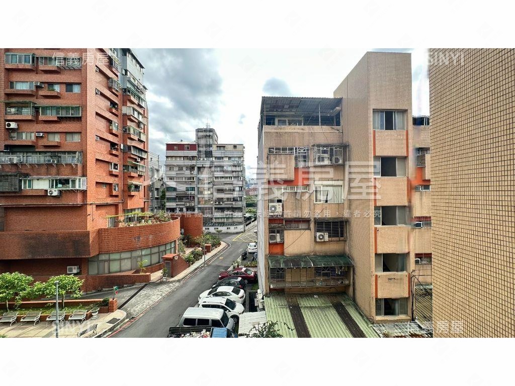 河畔生活朝南方正三房房屋室內格局與周邊環境