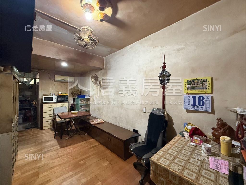 低總價大馬路公寓２樓房屋室內格局與周邊環境