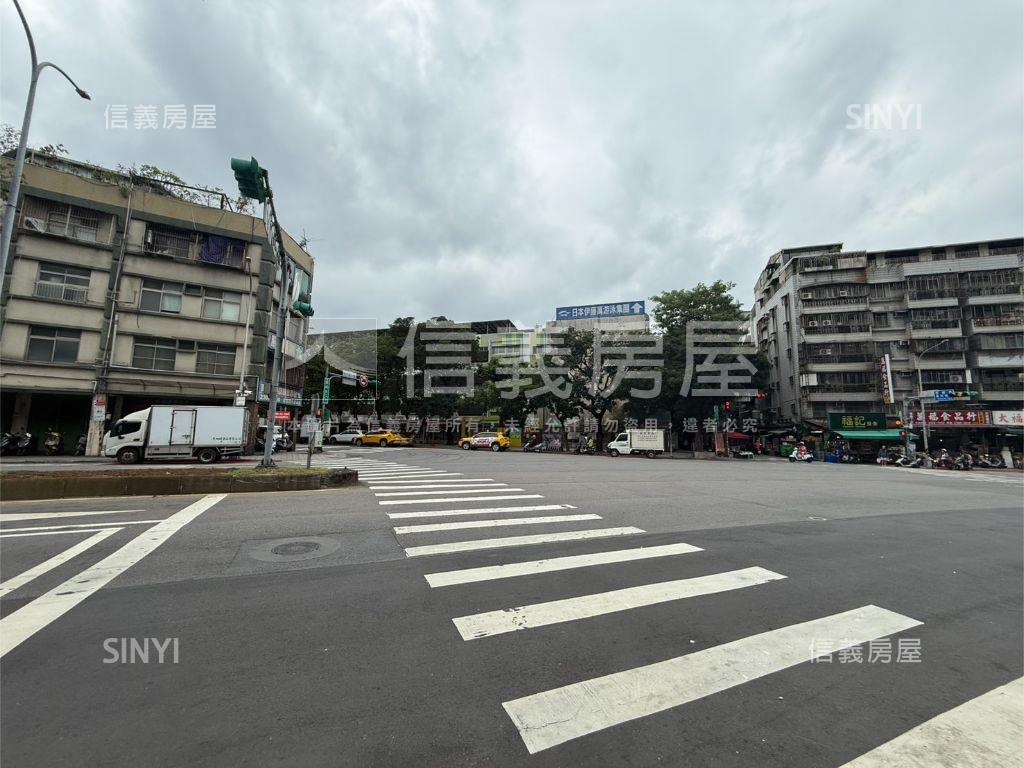 低總價大馬路公寓２樓房屋室內格局與周邊環境
