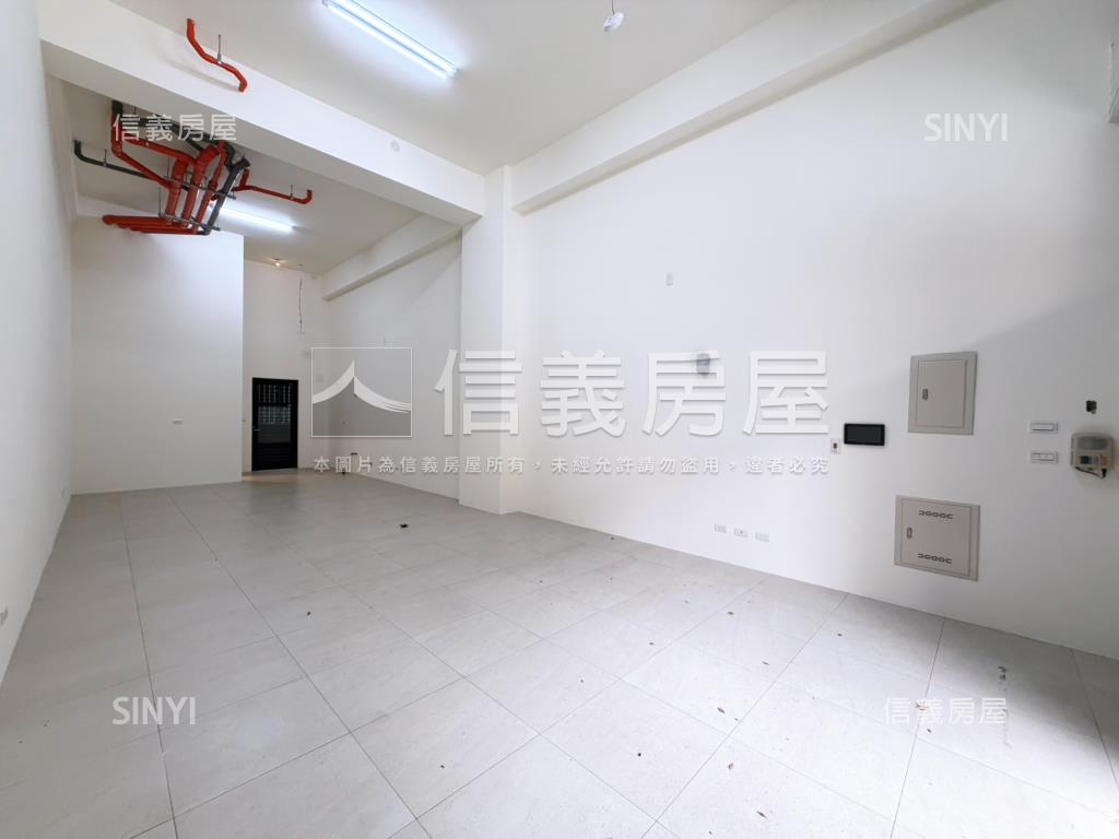 洄東海美挑高金店面房屋室內格局與周邊環境