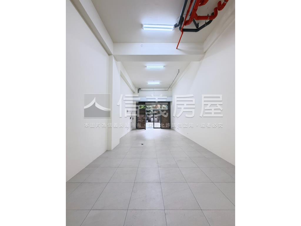 洄東海美挑高金店面房屋室內格局與周邊環境