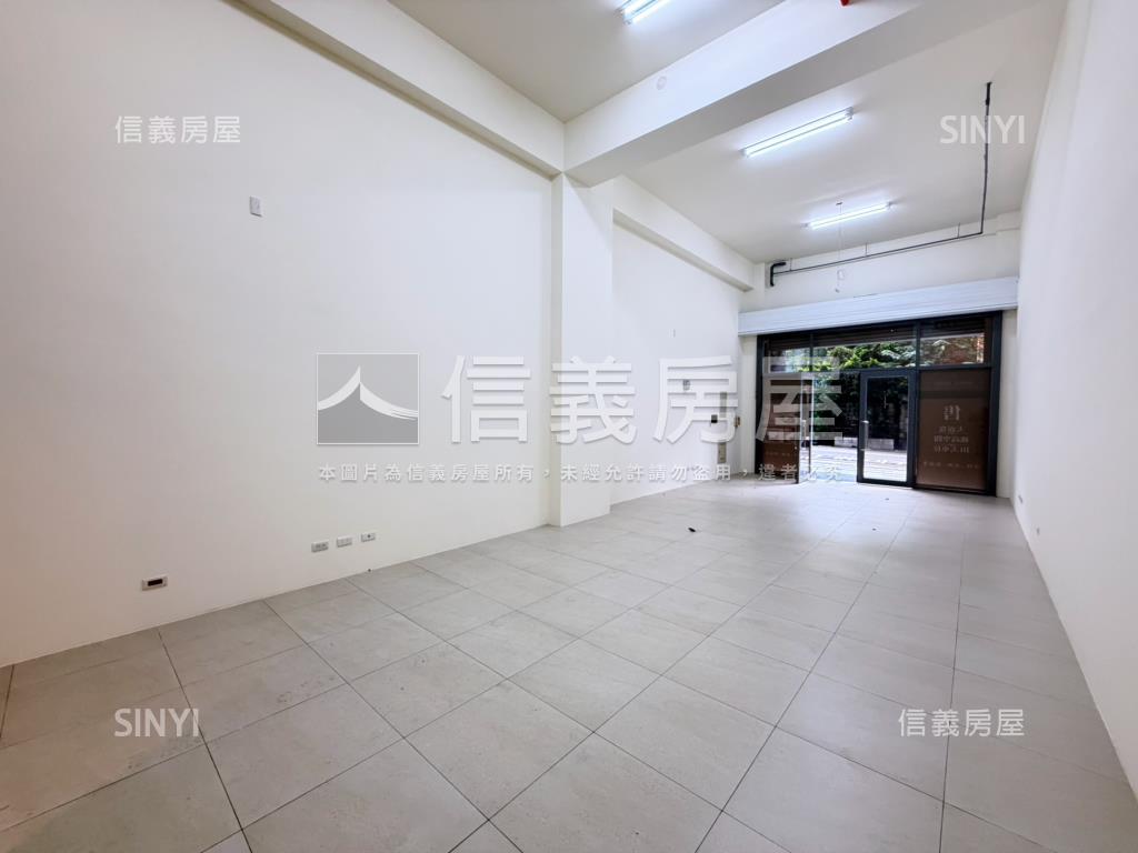 洄東海美挑高金店面房屋室內格局與周邊環境