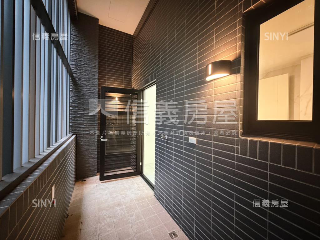 洄東海美挑高金店面房屋室內格局與周邊環境