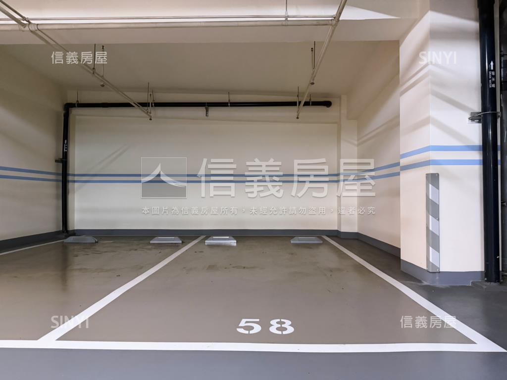 洄東海美挑高金店面房屋室內格局與周邊環境