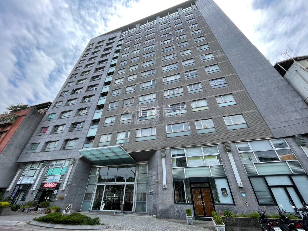 大來賞‧大器四房車位房屋室內格局與周邊環境