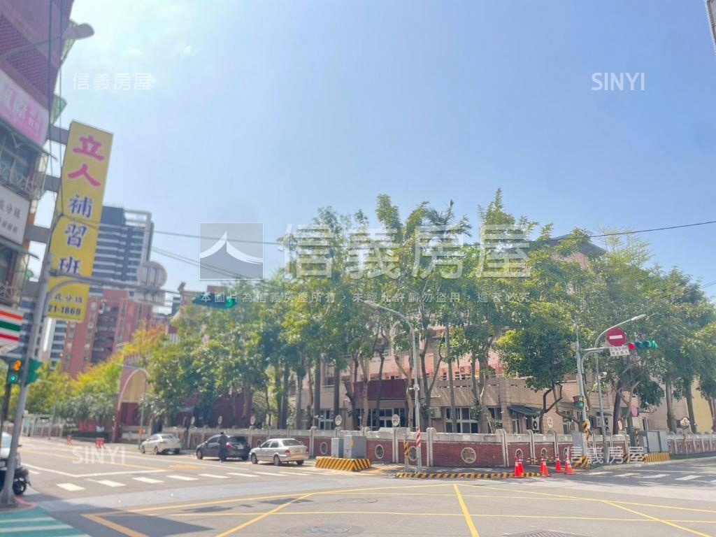 臻美近國小４房車位房屋室內格局與周邊環境