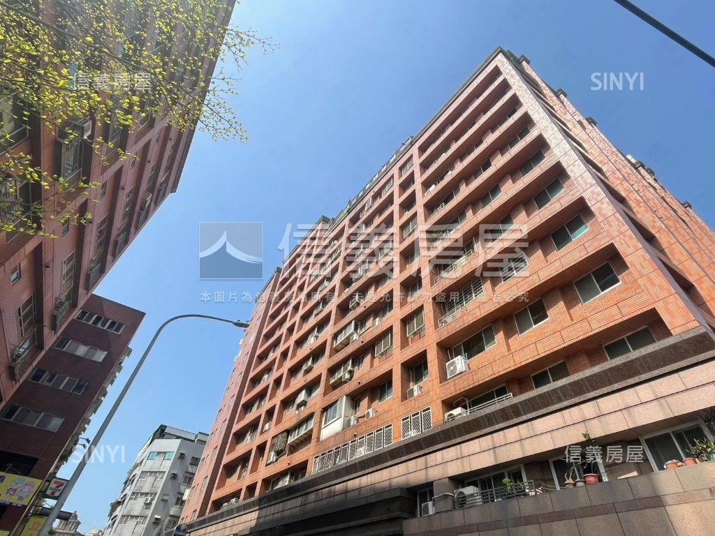 臻美近國小４房車位房屋室內格局與周邊環境