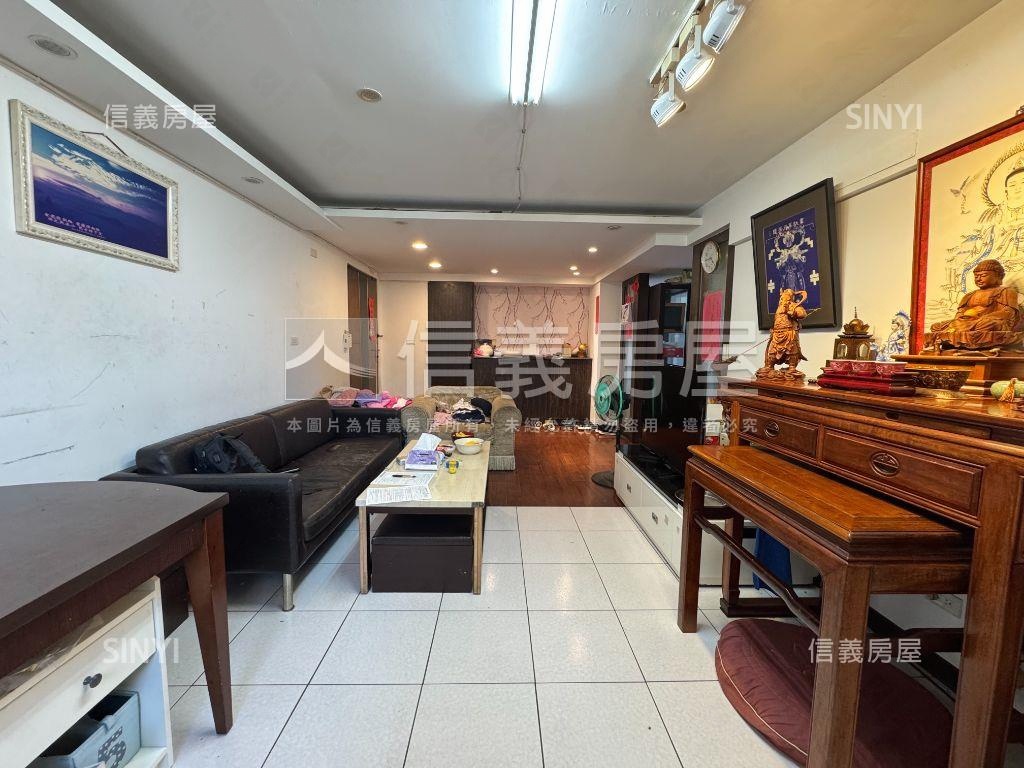 綠景大戶，稀有長頸鹿房屋室內格局與周邊環境