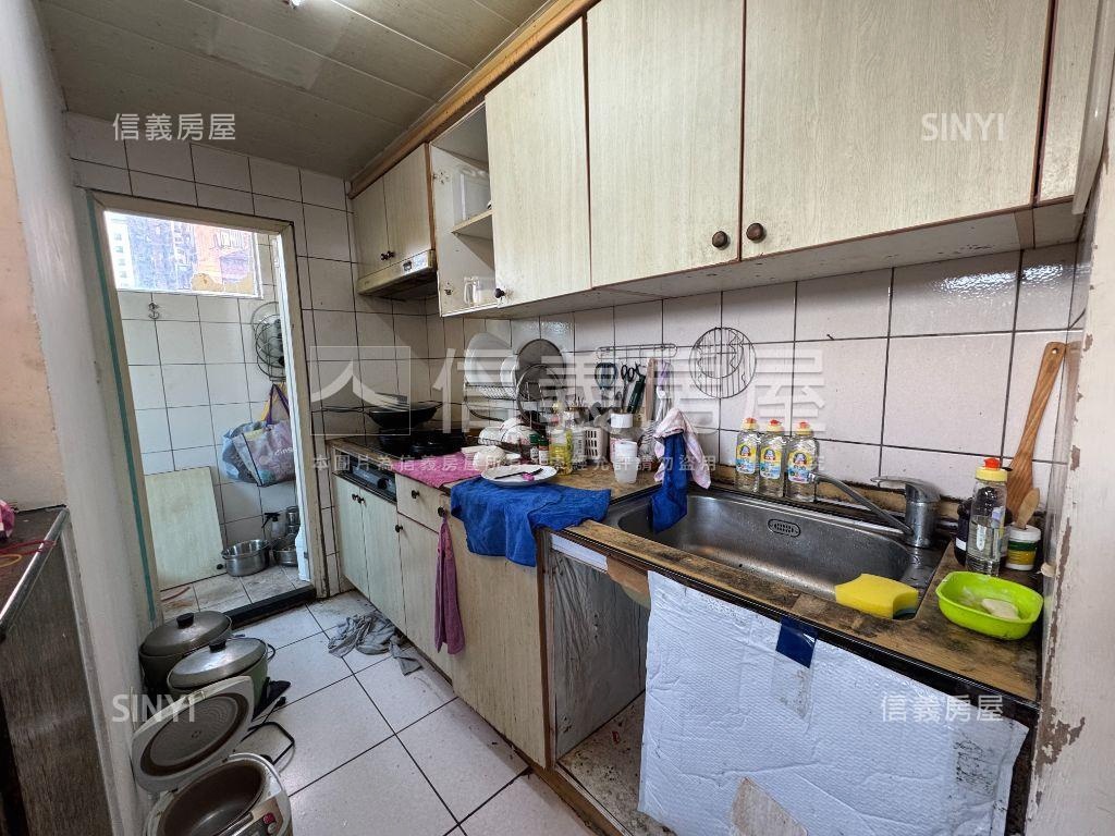 綠景大戶，稀有長頸鹿房屋室內格局與周邊環境
