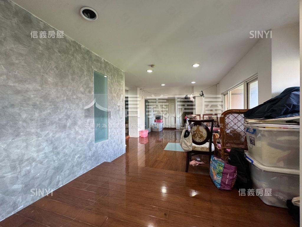 綠景大戶，稀有長頸鹿房屋室內格局與周邊環境