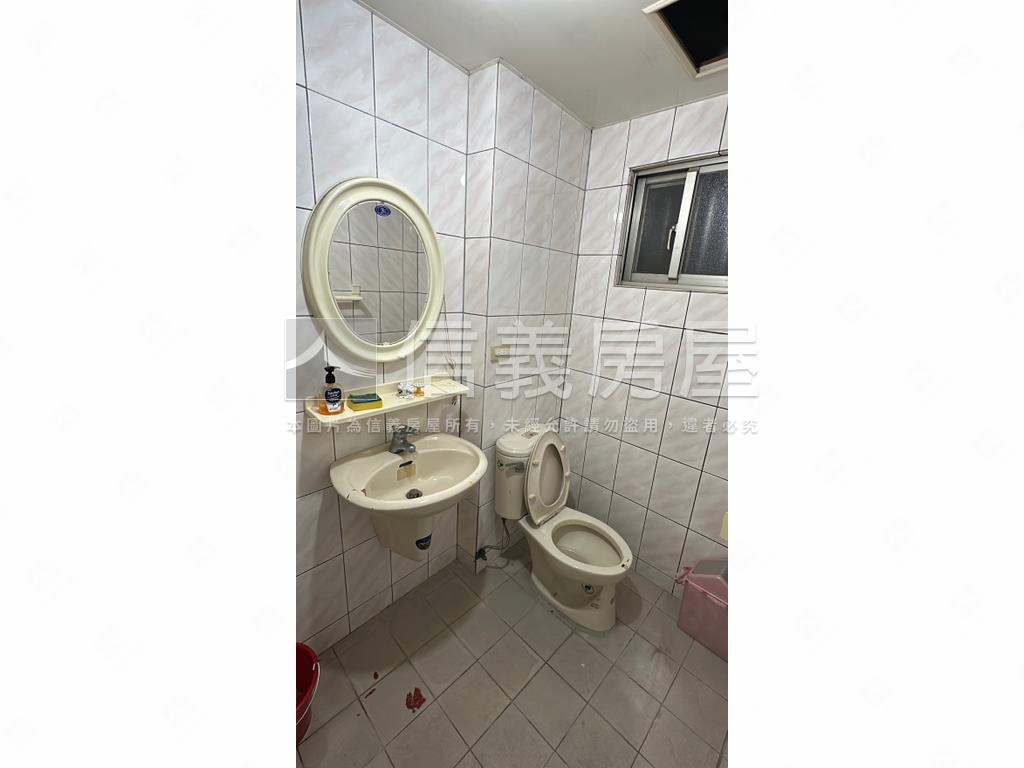 基隆廟口透天店面房屋室內格局與周邊環境