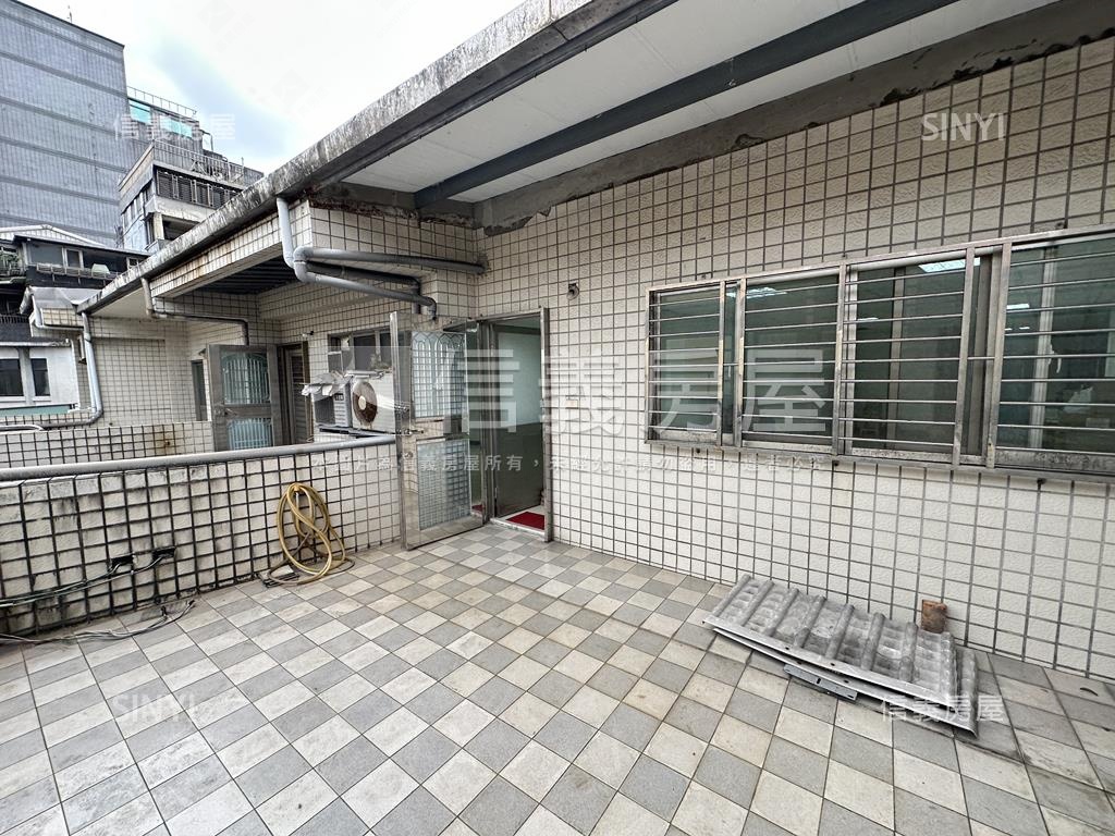 基隆廟口透天店面房屋室內格局與周邊環境