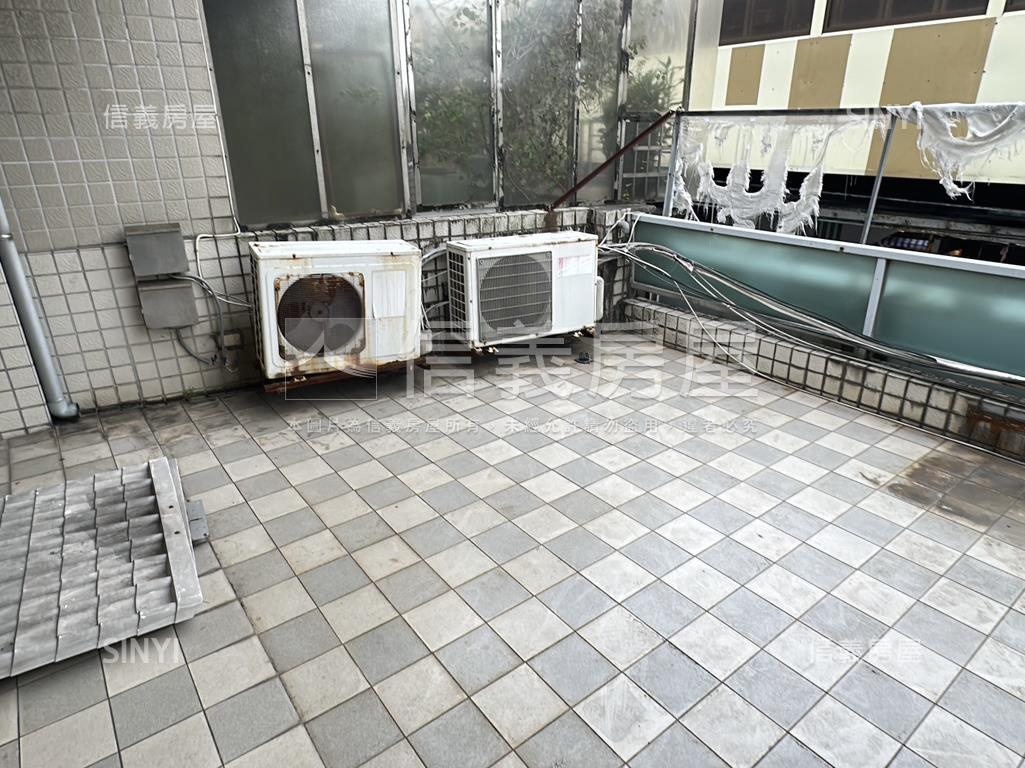 基隆廟口透天店面房屋室內格局與周邊環境