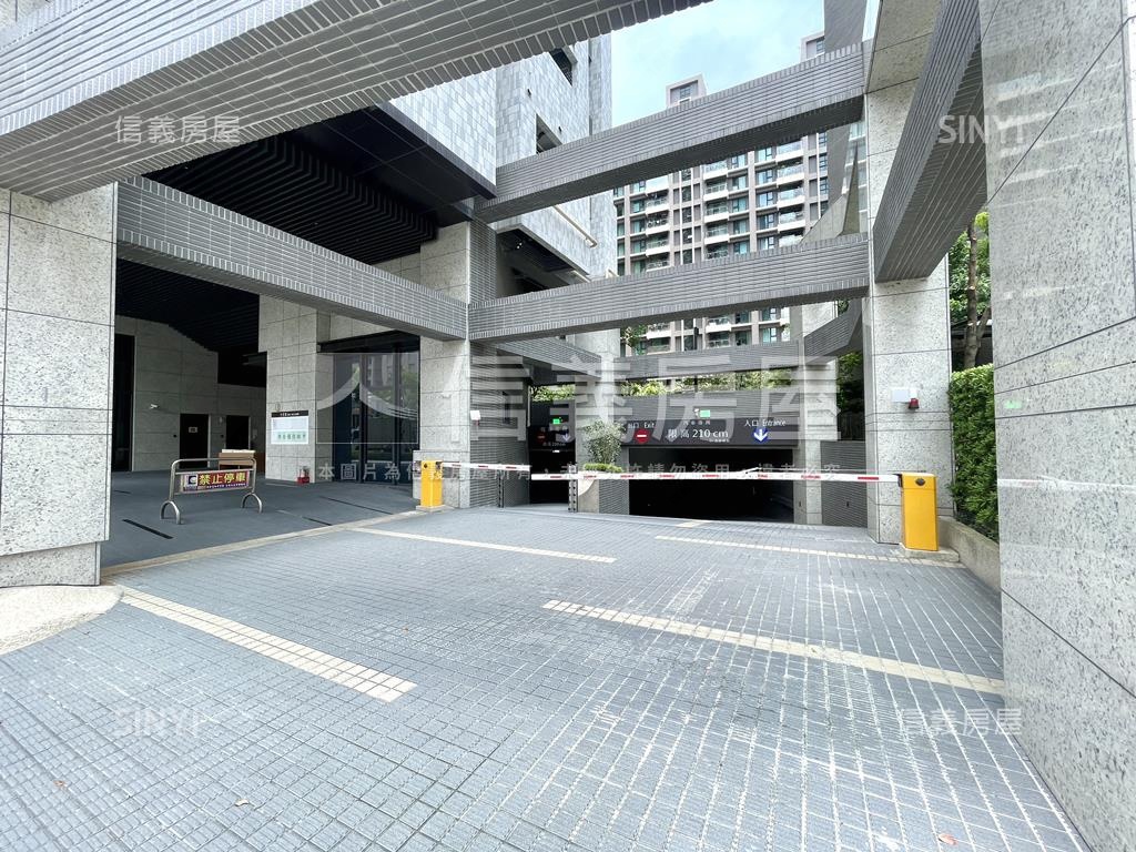 令荷園溫馨美三房車位房屋室內格局與周邊環境