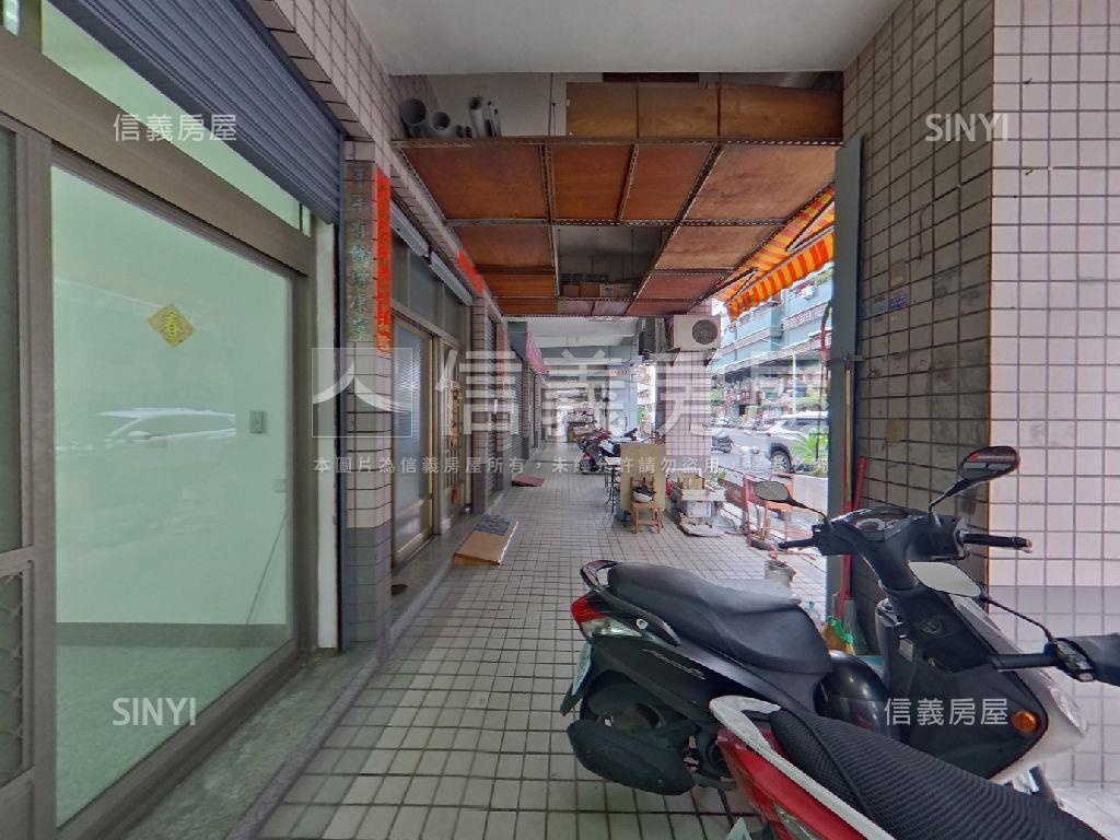 近鼎山家樂福正路店面房屋室內格局與周邊環境
