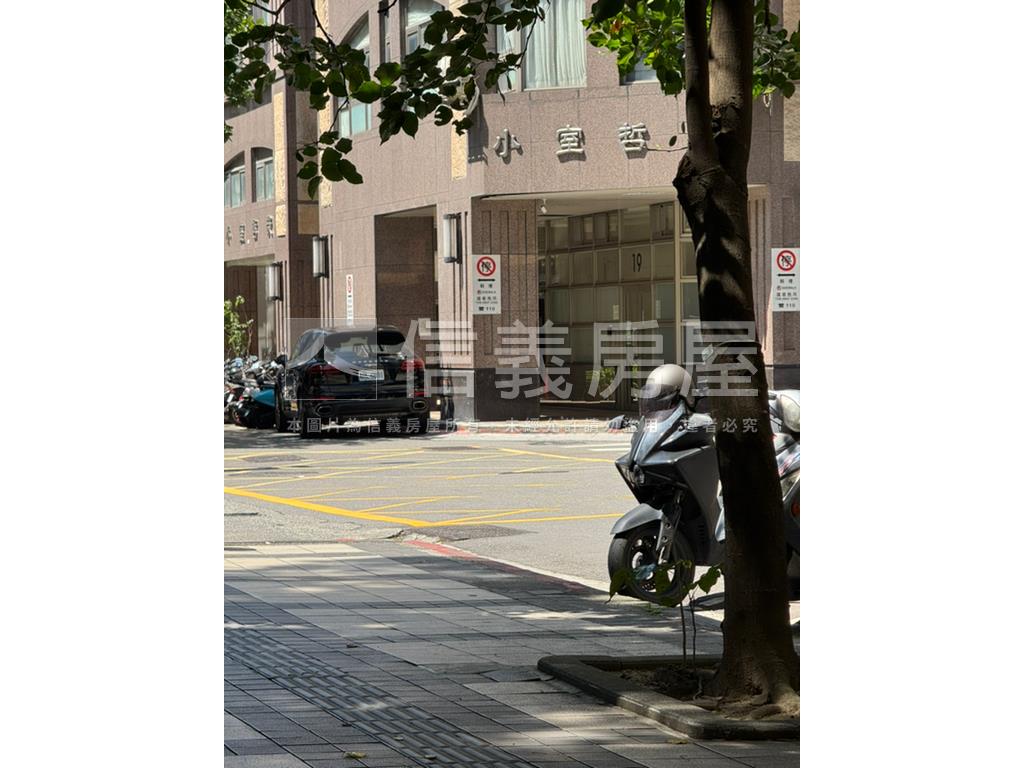 中山北路３米６電梯宅房屋室內格局與周邊環境