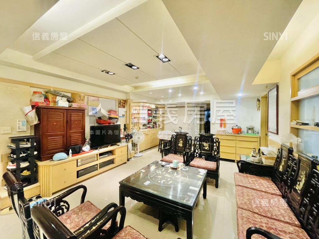 斯美大廈·近捷運管理４房房屋室內格局與周邊環境