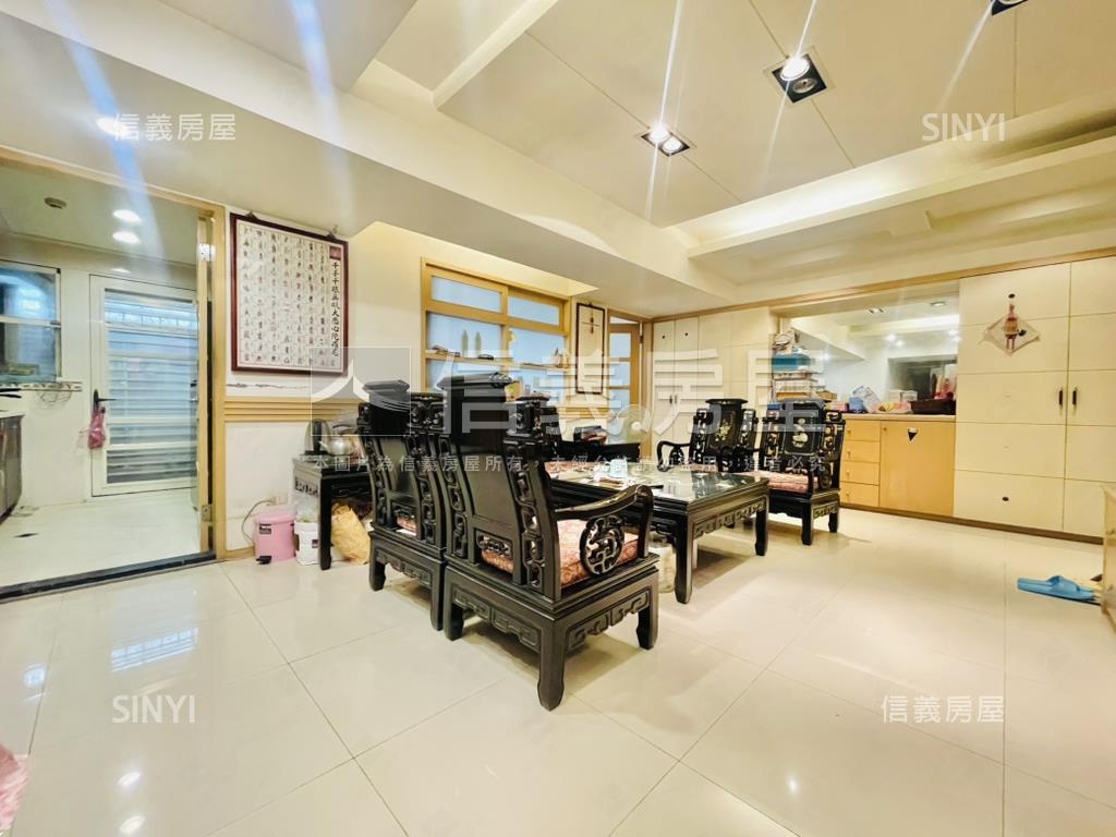 斯美大廈·近捷運管理４房房屋室內格局與周邊環境