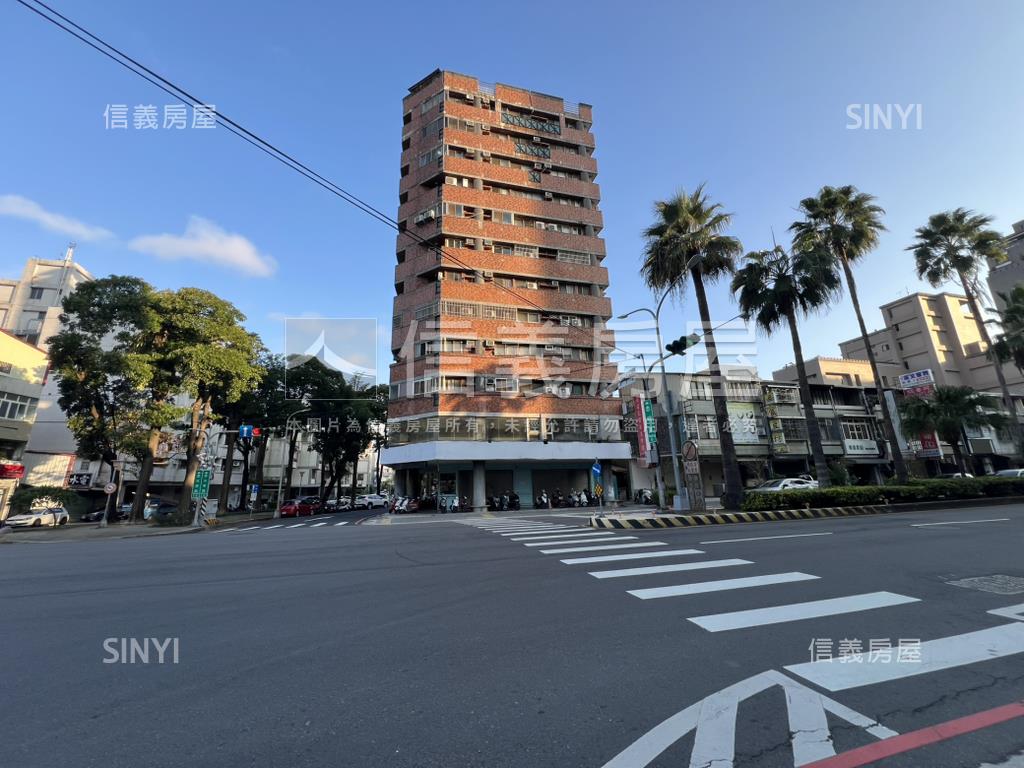 忠明忠太十字路口角間店面房屋室內格局與周邊環境